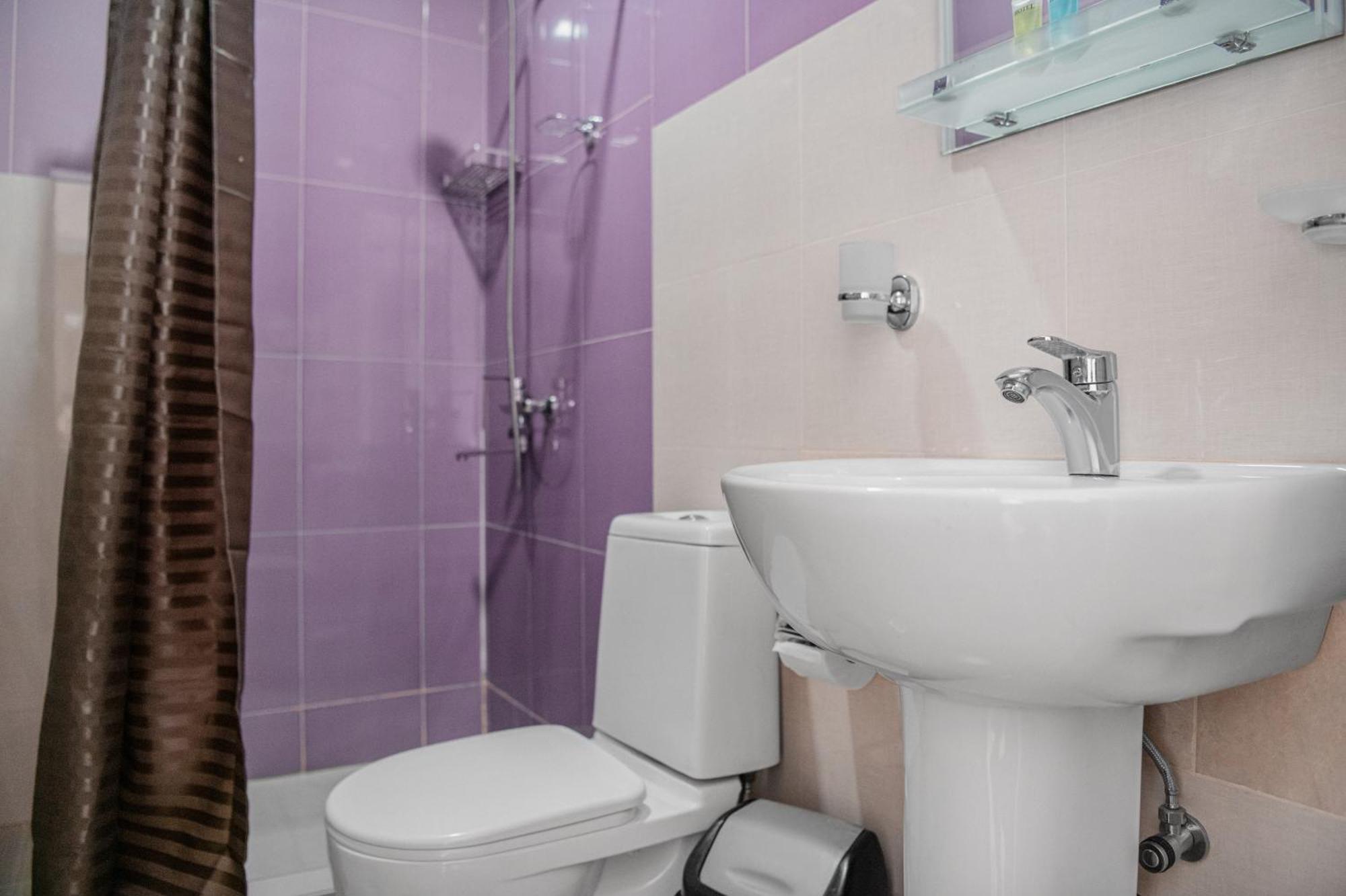 Lotus Hotel Tbilisi Esterno foto